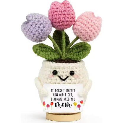 Red crochet smiley pot with red and white flowers, Mom I Love You card